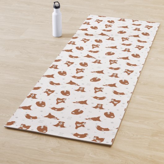 Engelse bulldog yoga pose yogamat (In situ)