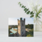 Engelse middeleeuwse kerk briefkaart (Staand voorkant)