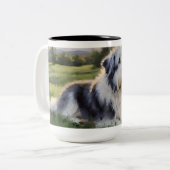 ENGELSE SCHAPENHOND LIGGEND IN HET VELD TWEEKLEURIGE KOFFIEMOK (Voorkant links)