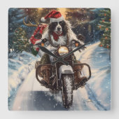 Engelse Setter Hond Rijdt op Motorfiets Kerstmis Vierkante Klok (Voorkant)