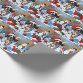 Engelse Setter rent door Sneeuw met Kerstmuts Cadeaupapier (Hoek)