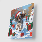Engelse Setter Rent in Sneeuw met Kerstmuts Vierkante Klok (Hoek)