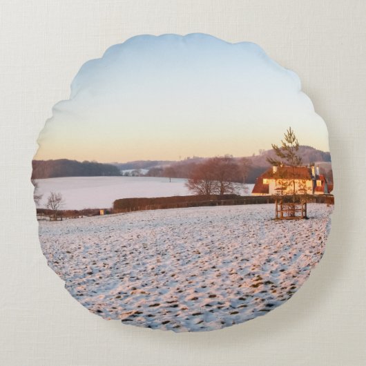 Engelse winterzonsondergang - gepersonaliseerd rond kussen (Voorkant)