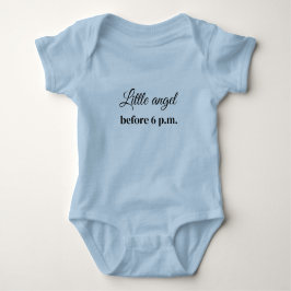 "Engeltje... voor 18.00 uur" Grappig Baby T-Shirt