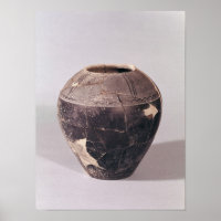 Engobe vase, versierd met golvende lijnen
