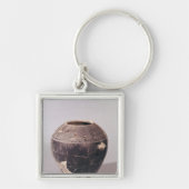 Engobe vase, versierd met golvende lijnen sleutelhanger (Voorkant)