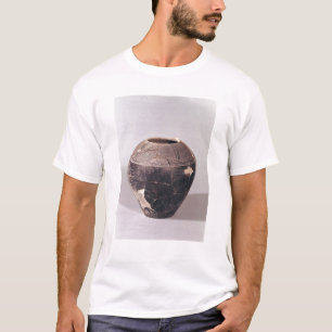 Engobe vase, versierd met golvende lijnen t-shirt