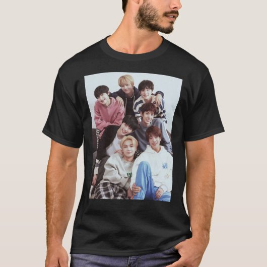 ENHYPEN Group Photo Classic T-Shirt (Voorkant)