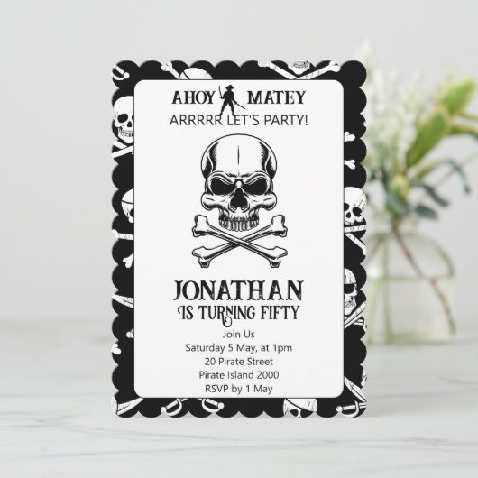 Enige leeftijd Pirate thema verjaardag uitnodiging (Staand voorkant)