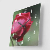 Enige Rode Rosebud Bloem Vierkante Klok (Hoek)