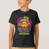 Enigmatische reis: Retro Sunset Exploration T-shirt (Voorkant)