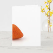 Enkele aardbei op witte achtergrond kaart (Gele Bloem)