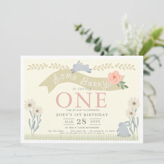Enkele Bunny Pastel Yellow 1st Verjaardag Kaart (Staand voorkant)