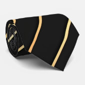 Enkele gouden diagonale streep op zwart stropdas (Opgerold)