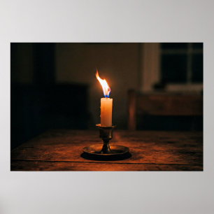 Enkele kaars die fel brandt poster