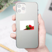 Enkele Rode Roos – Bloemige Witte Achtergrond Sticker (Telefoon)