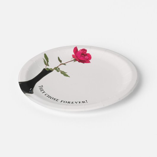 enkele rode roos in zwarte vaas papieren bordje (Gekanteld)