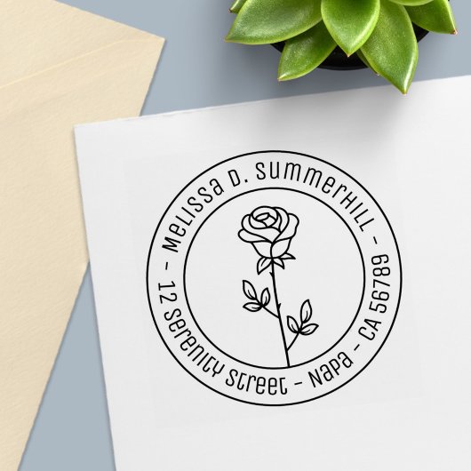Enkele roos rond adres zelfinktende stempel