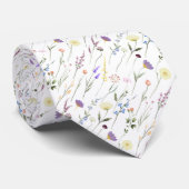 Enkele wilde bloemen die op stengels drijven stropdas (Opgerold)