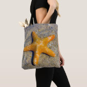 Enkele zeester in het zand tote bag (Dichtbij)
