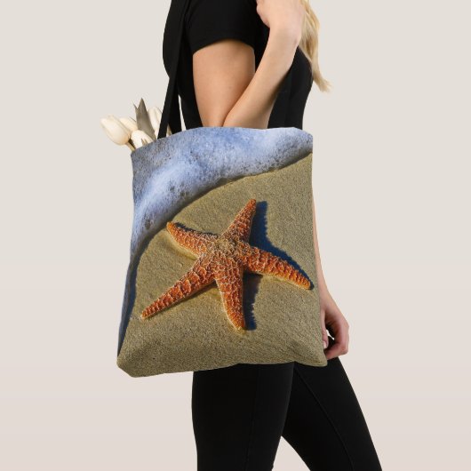Enkelvoudige Starfish op strand Tote Bag (Dichtbij)