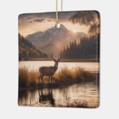 Enorme herten op Mountain Lake Keramisch Ornament (Links)
