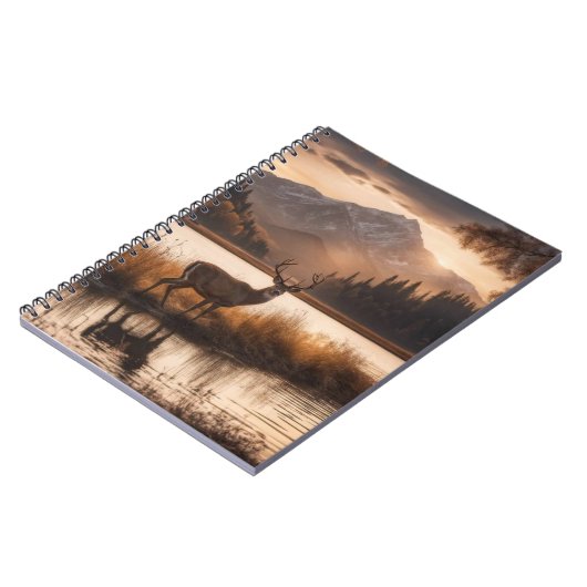 Enorme herten op Mountain Lake Notitieboek (Linkerzijde)