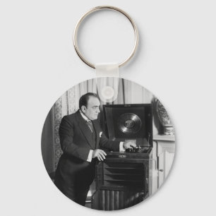 Enrico Caruso met een Victrola Brand Phonograph Sleutelhanger