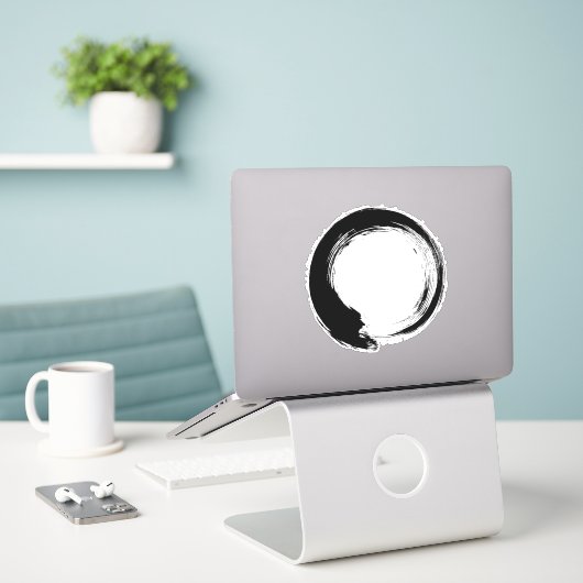 Enso Zen Circle Sticker (Laptop op bureau)