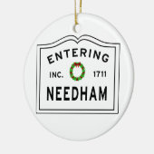 Entering Needham Massachusetts Keramisch Ornament (Links)