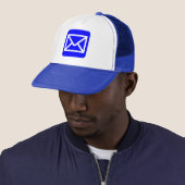 Envelopteken - blauw trucker pet (In situ)