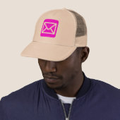 Envelopteken - Magenta Trucker Pet (In situ)