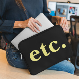 enz. Trendy Zwart & Geel Vet Typografie Laptop Sleeve