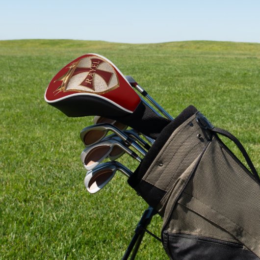 EOC RED RayEl Crest ontwerp Golfheadcover (Insitu)