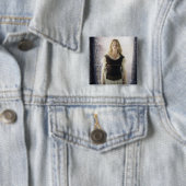 Eowyn met zwaard vierkante button 5,1 cm (In situ)