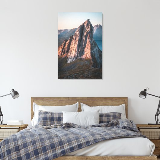 Epic Mountain Noorwegen Canvas Afdruk (Insitu (Slaapkamer))