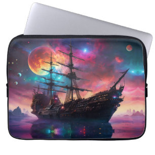 Epic Zeilschip Skies en Planeten Laptop Sleeve
