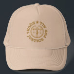 Equal Justice for all-Gold Justice badge Trucker Pet<br><div class="desc">Goudtinten voor gerechtigheid met een justitieteken-Gelijke gerechtigheid voor iedereen. Uitstekend voor het beroep van kantoor.</div>