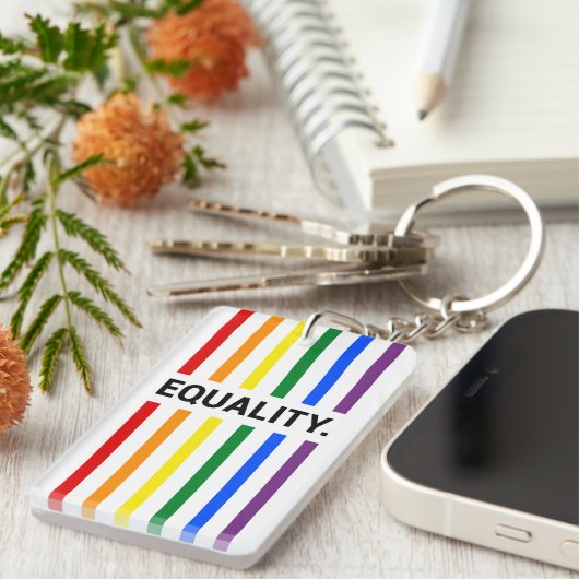 Equality Pride Rainbow Acrylic Sleutelhanger (Voorkant Rechts)