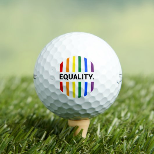 Equality Pride Rainbow Golfballen (Insitu Shirt)