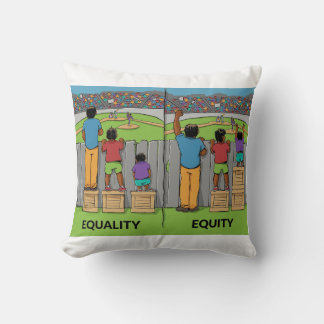 Equality vs Equity – Inspiring Social Justice Kussen