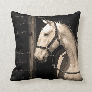 Equestrian Pillow "Gypsy Gold" Kussen