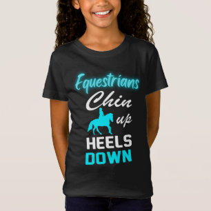 Equestriërs gooien de T-shirt omhoog