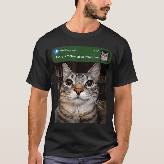 Er Beweegt Uw Voordeur T-shirt (Voorkant)