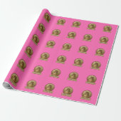 Er Broeit Iets Roze Hot Wrapping Paper Cadeaupapier (Uitgerold)