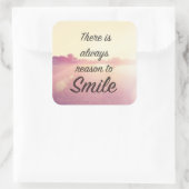 Er is altijd reden om te glimlachen vierkante sticker (Tas)