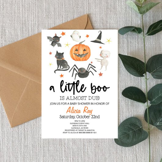 Er is bijna een kleine boe. Baby shower Halloween Kaart