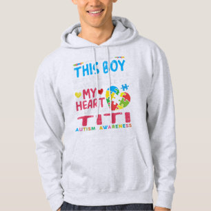 Er is dus een jongen die altijd een stuk of hoodie