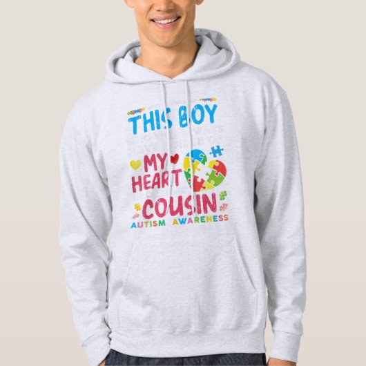 Er is dus een jongen die altijd een stuk of hoodie (Voorkant)