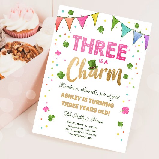 Er is een Charm St. Patrick's Day Girl Birthday Kaart